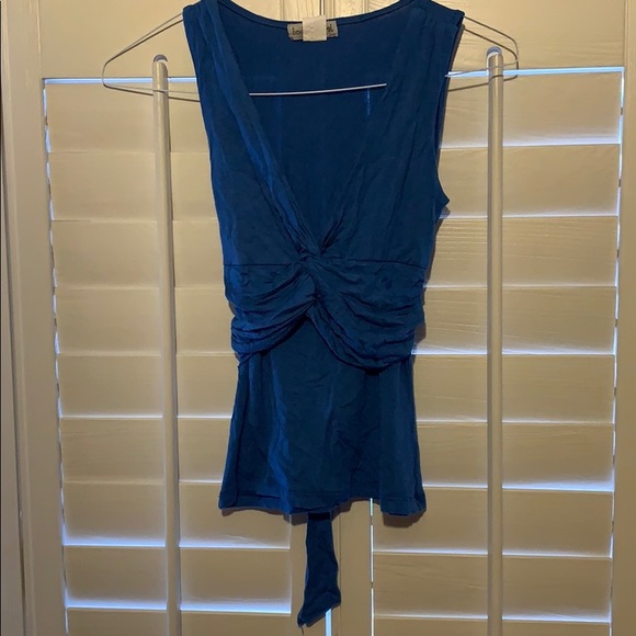 Top - Picture 1 of 2